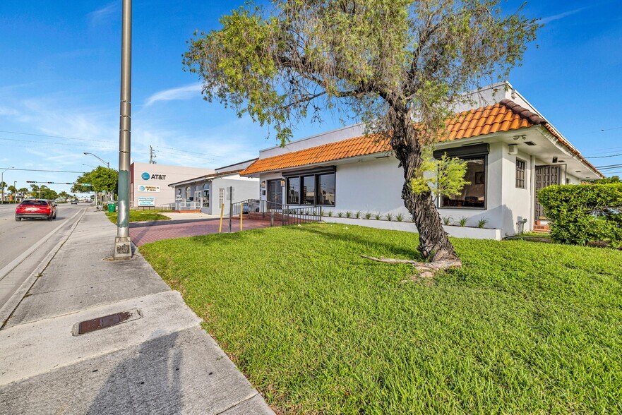 More Photos Of 9930 Bird Rd, Miami Office For Lease