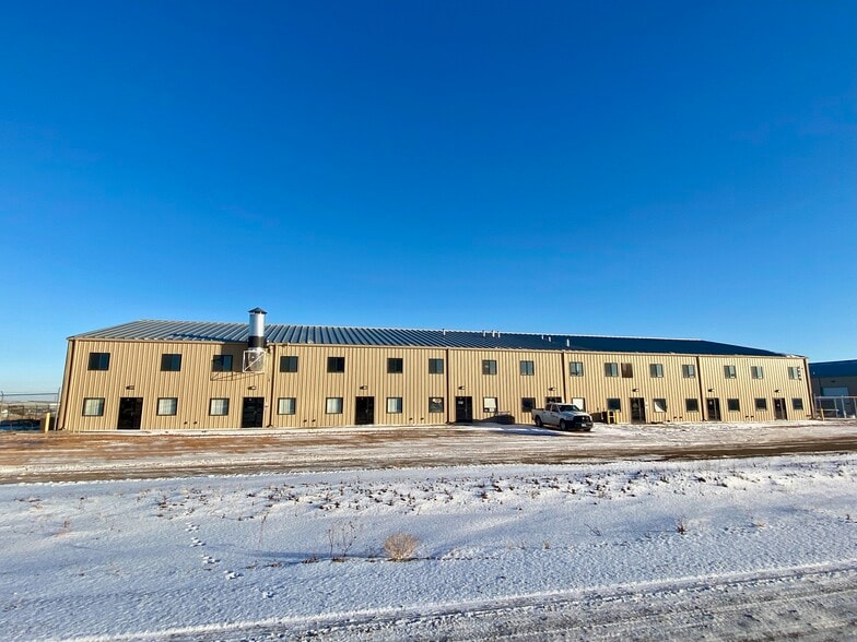 More Photos Of 5066 Owan Industrial Park Dr, Williston Warehouse For Lease