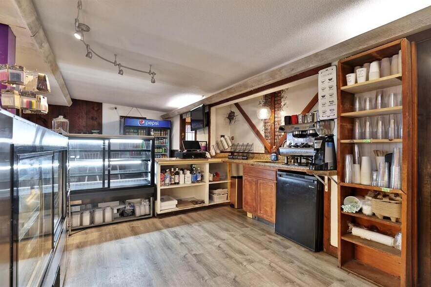 More Photos Of 5501 Route 4, Killington Restaurant For Sale