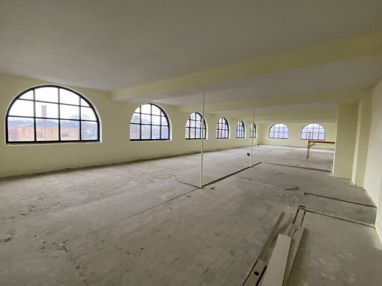 More Photos Of 50 S Broad St, Middletown Warehouse For Sale