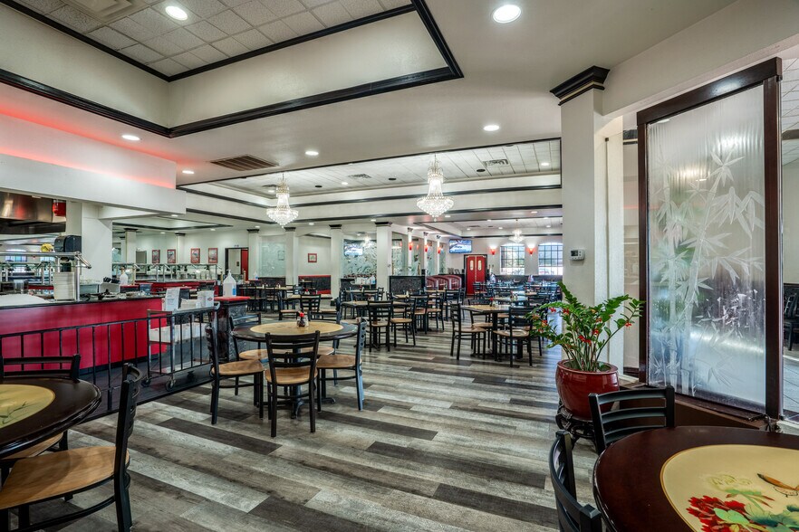 More Photos Of 4516 Maplewood Ave, Wichita Falls General Retail For Sale