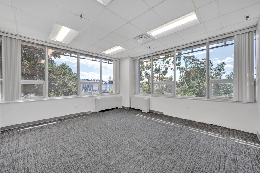 More Photos Of 4500 Leeds Ave, North Charleston Unknown For Lease