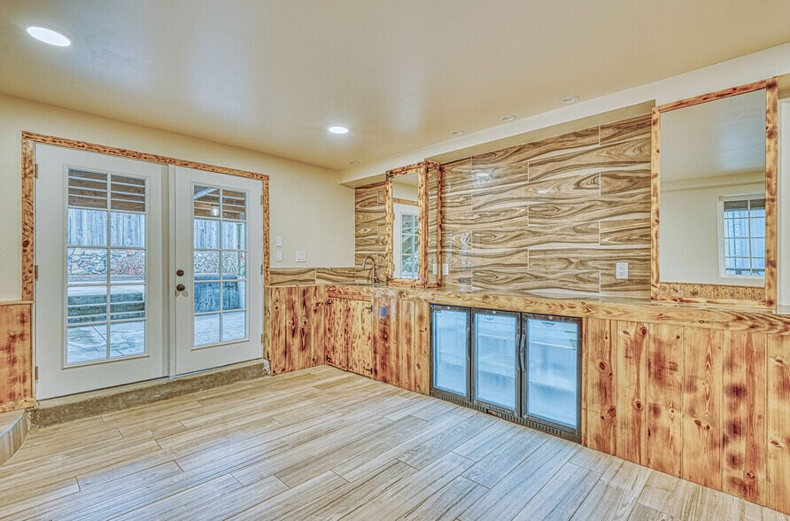 More Photos Of 7550 Sandholdt Rd, Moss Landing Warehouse For Sale