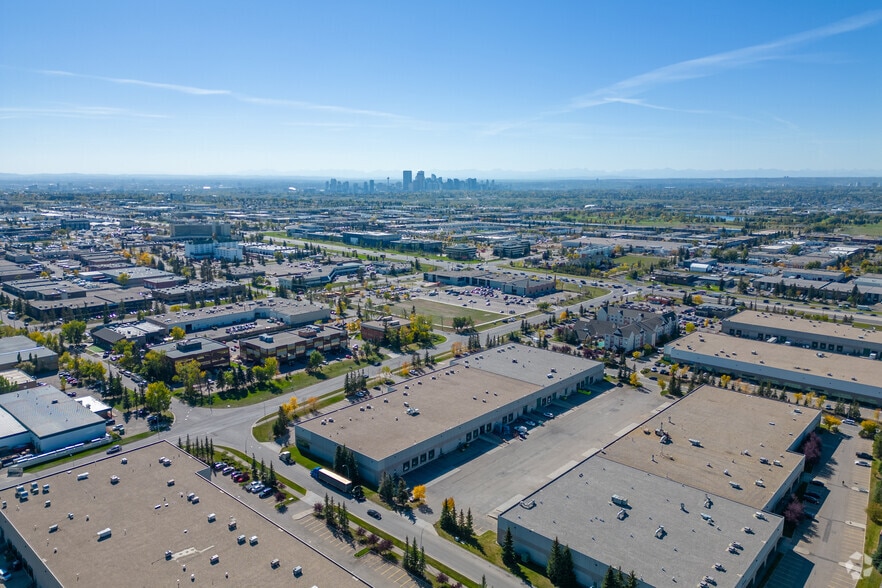 More Photos Of 2730 39th Ave NE, Calgary Warehouse For Lease
