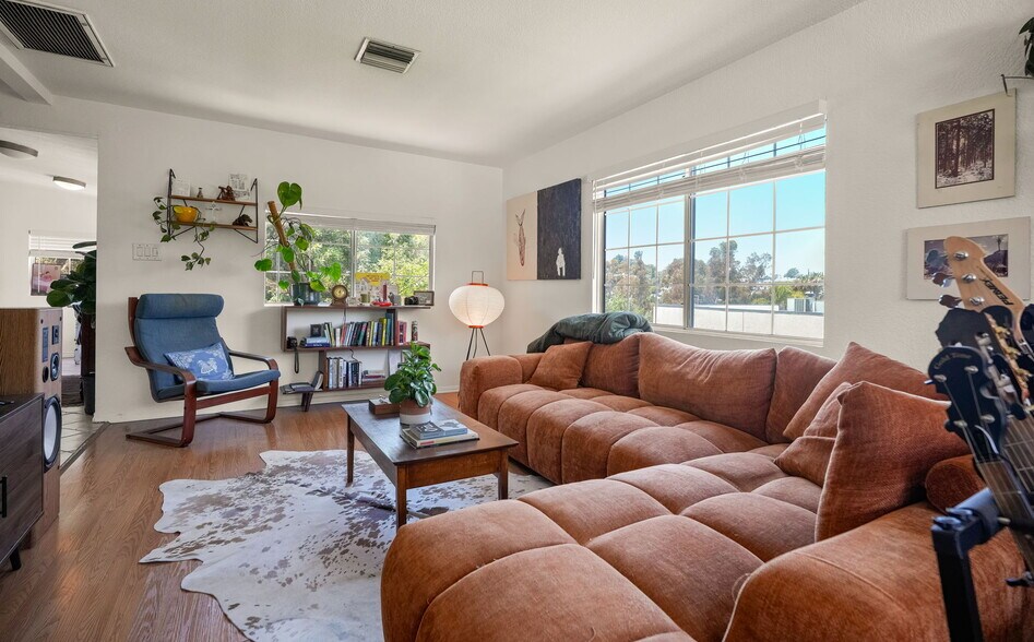 More Photos Of 2142 Baxter St, Los Angeles Apartments For Sale