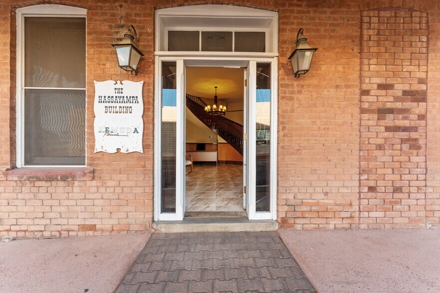 More Photos Of 1 E Apache St, Wickenburg Office For Lease