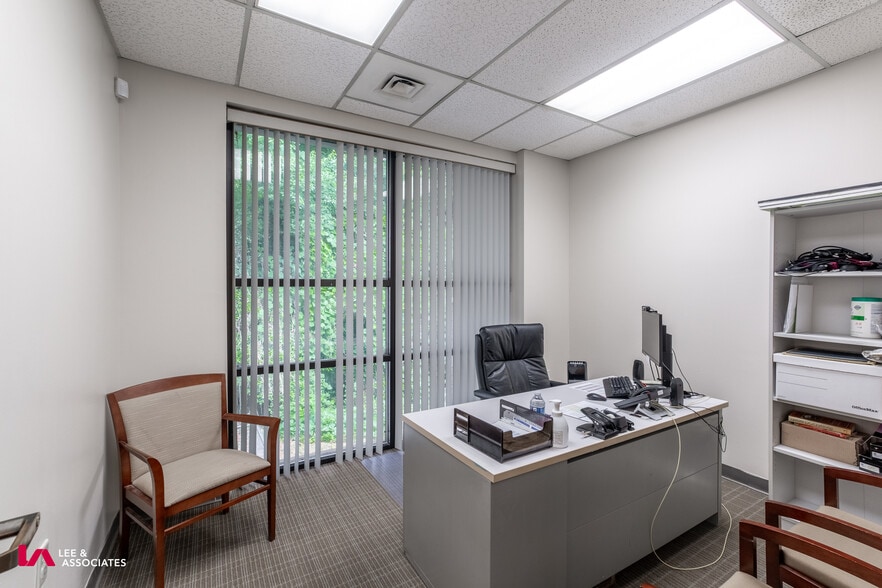 More Photos Of 5462 Memorial Dr, Stone Mountain Office For Sale