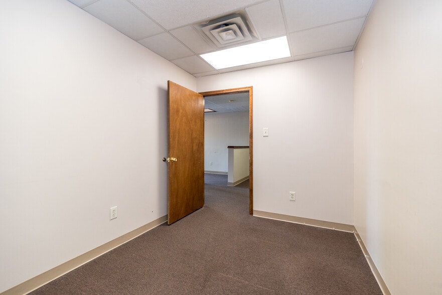 More Photos Of 908-918 Town Center, New Britain Office For Sale