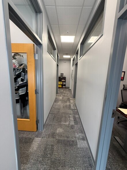 More Photos Of 2212 Murray Ave, Pittsburgh Office Residential For Lease