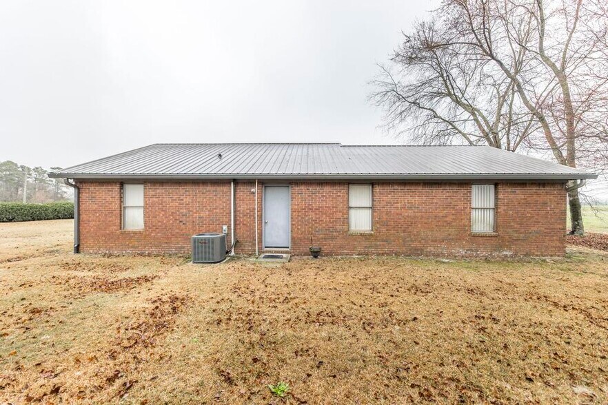 More Photos Of 231 Riverview, Oglethorpe Office For Sale