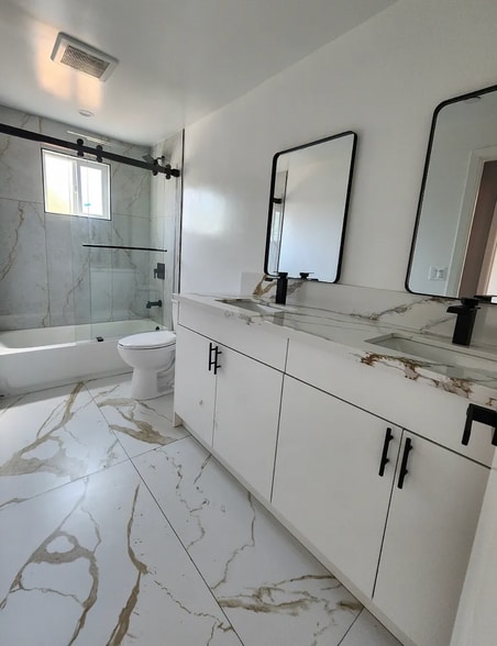 More Photos Of 2223 S Highland Ave, Los Angeles Apartments For Sale