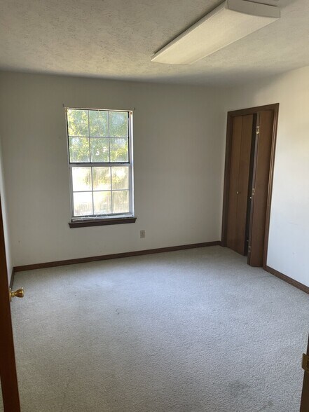 More Photos Of 3298 Summit, Pensacola Office For Lease