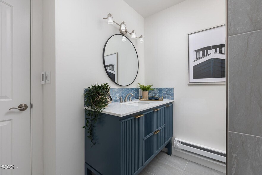 More Photos Of 3929 NW Jetty Ave, Lincoln City Apartments For Sale