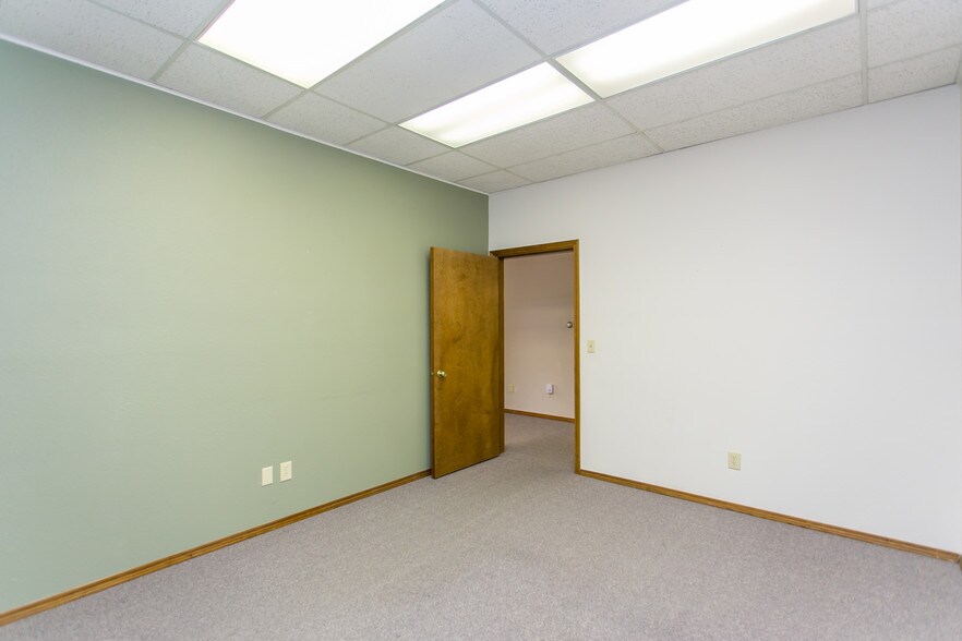 More Photos Of 100 N Fruitland St, Kennewick Office For Lease