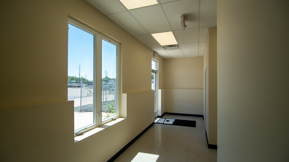 More Photos Of 250 Edwards Ave, New Castle Warehouse For Lease