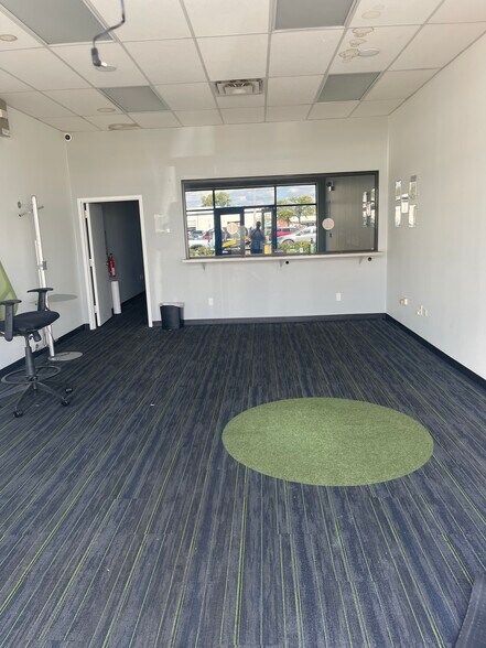 More Photos Of 1724-1728 W Jefferson St, Joliet General Retail For Lease