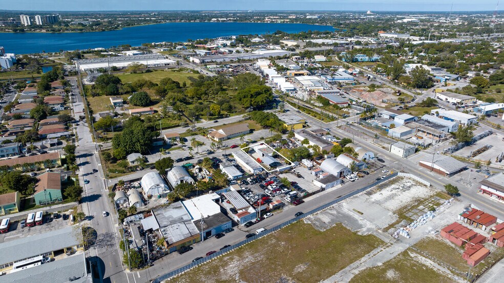 More Photos Of 2500 E Tamarind Ave, West Palm Beach Service For Sale