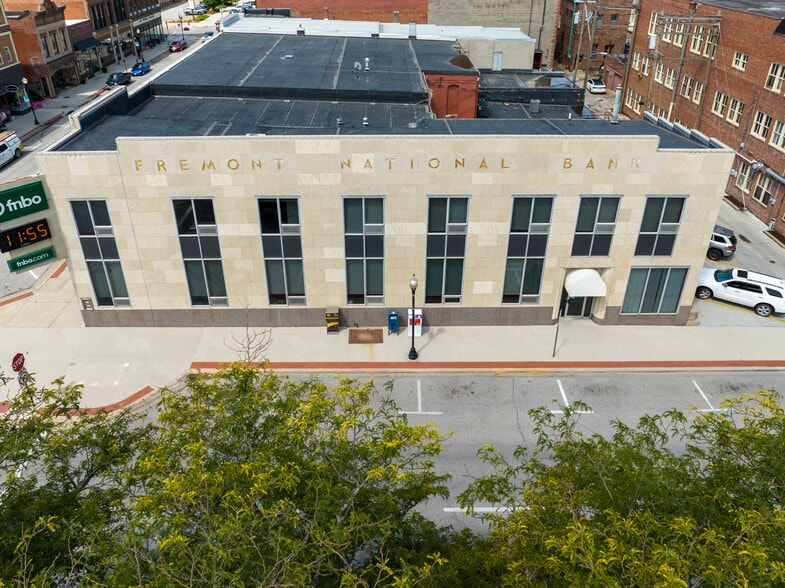 More Photos Of 152 E 6th St, Fremont Bank For Lease