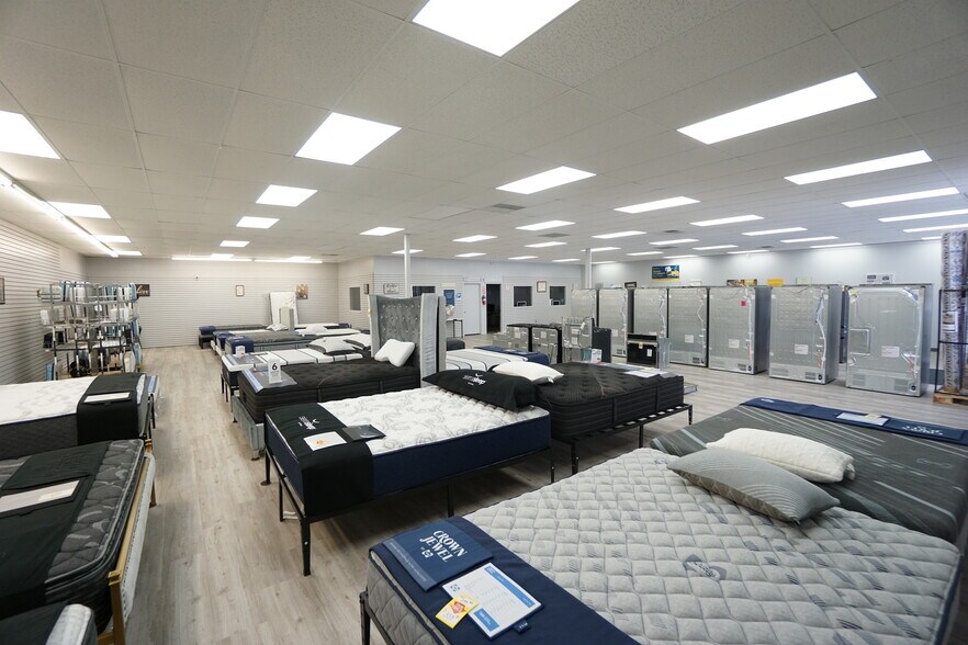 More Photos Of 3001 Main St, Union Gap Freestanding For Lease