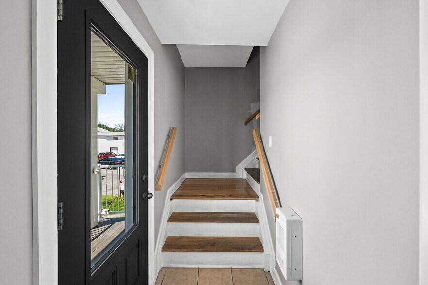 More Photos Of 5550 Manotick Main St, Ottawa Office Residential For Sale