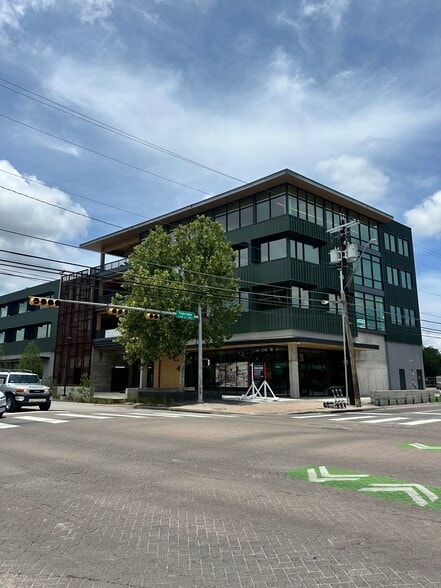 More Photos Of 2422 E 7th St, Austin Office For Lease