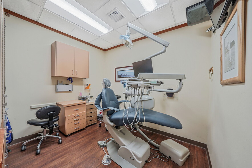 More Photos Of 203 Rockaway Ave, Valley Stream Office For Sale