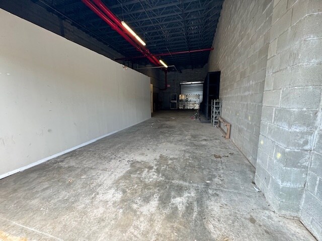More Photos Of 80-84 Granite Ave, Staten Island Light Distribution For Lease