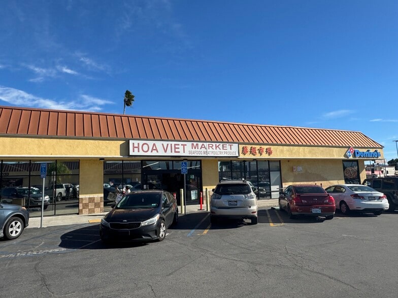 More Photos Of 21001-21015 Sherman Way, Canoga Park Freestanding For Lease