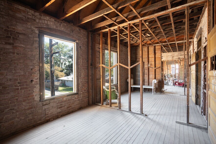 More Photos Of 479 B St, Biggs Storefront Retail Office For Sale