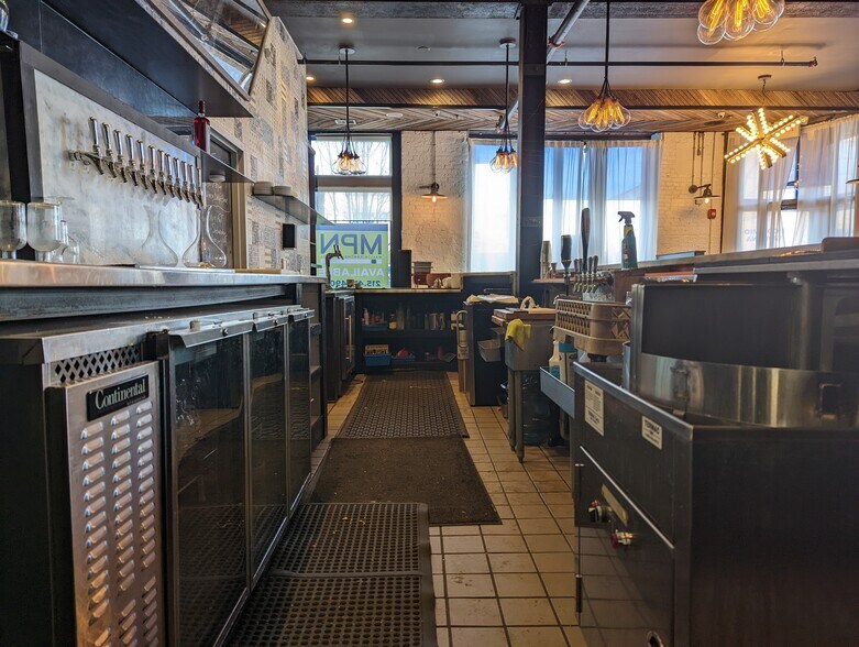 More Photos Of 705-707 S 5th St, Philadelphia Storefront For Lease