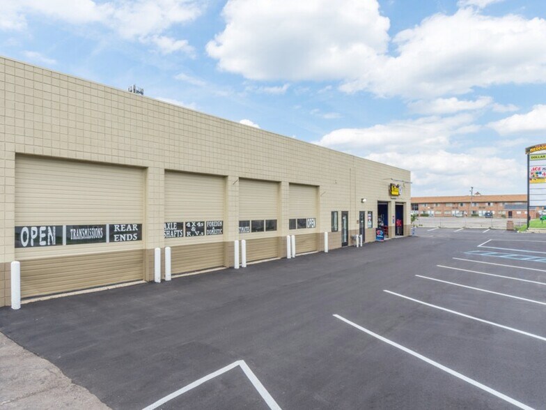 More Photos Of 25406 W 7 Mile Rd, Redford Township Auto Repair For Lease
