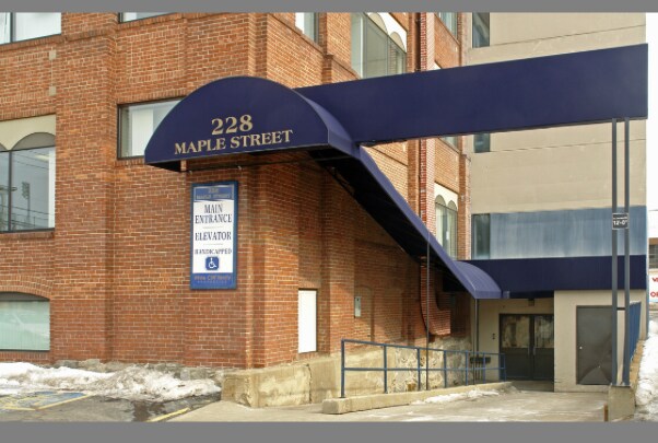 More Photos Of 228 Maple St, Manchester Office For Sale