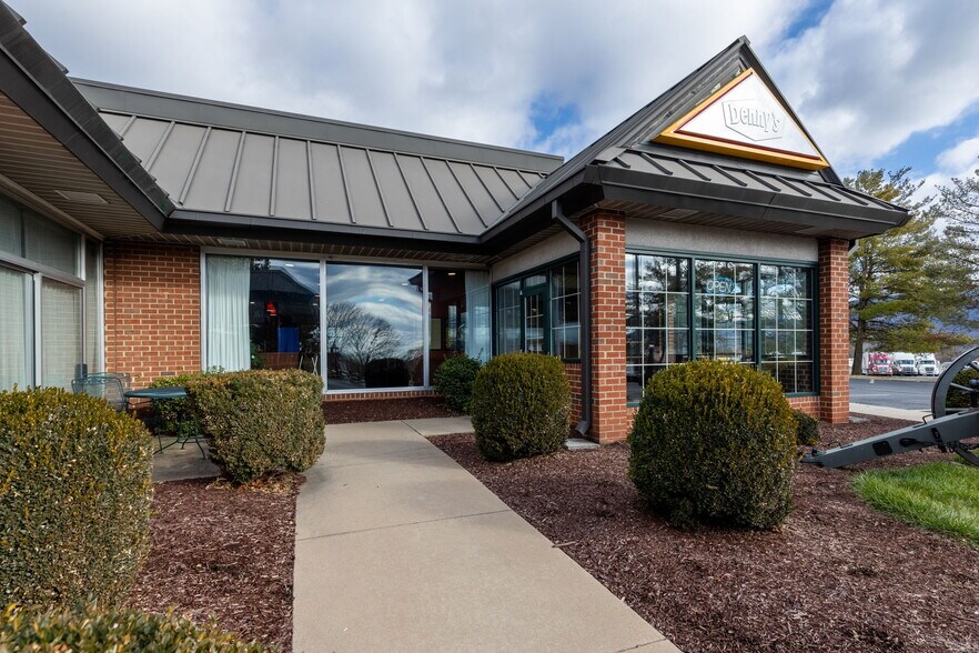 More Photos Of 250 Conicville Rd, Mount Jackson Hotel For Lease