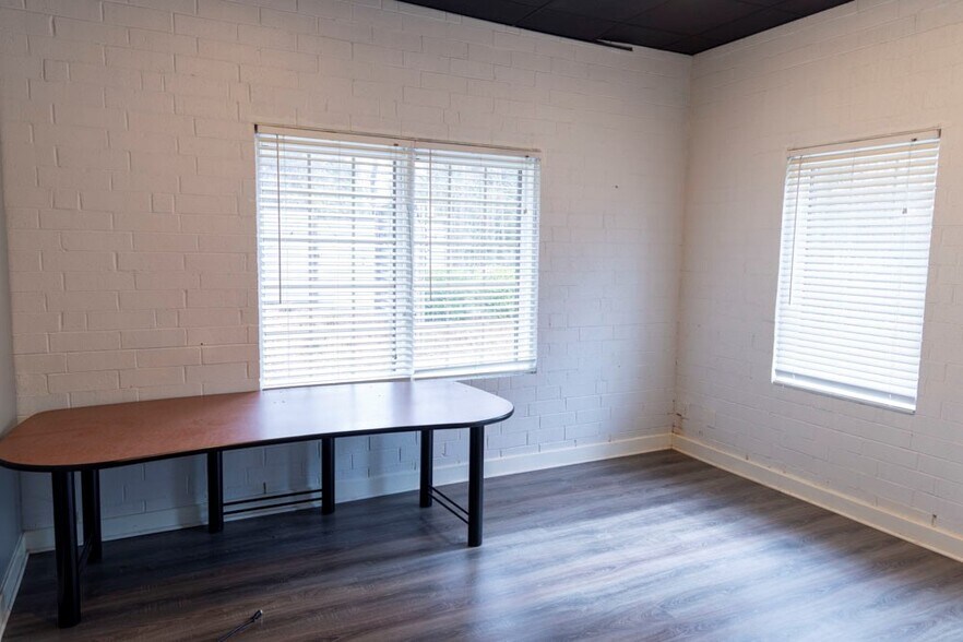 More Photos Of 4397 Federal Dr, Greensboro Flex For Lease