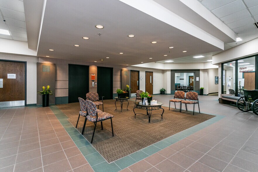 More Photos Of 1 Professional Dr, Alton Medical For Sale