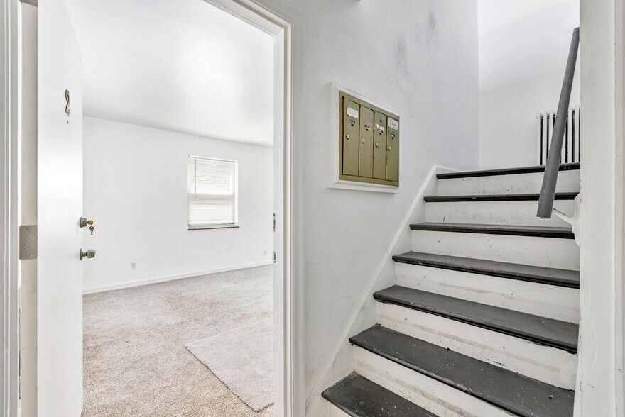 More Photos Of 7119 Eastlawn Dr, Cincinnati Apartments For Sale