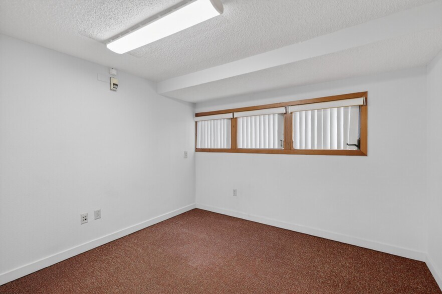 More Photos Of 708 Lee St, Leesburg Office For Lease