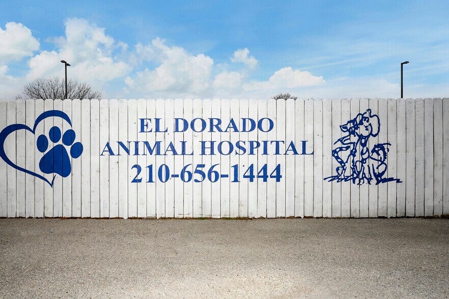 More Photos Of 13039 Nacogdoches Rd, San Antonio Veterinarian Kennel For Sale