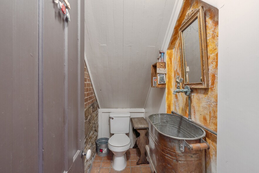 More Photos Of 1880 House Bed & Breakfast, Pulaski Hotel For Sale