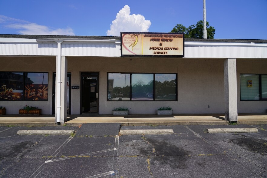 Primary Photo Of 800-810 N Main St, Anderson General Retail For Sale