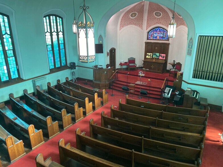 More Photos Of 25 Louis St, River Rouge Religious Facility For Sale