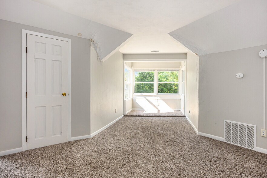 More Photos Of 324 Stuart Ave, Kalamazoo Apartments For Sale