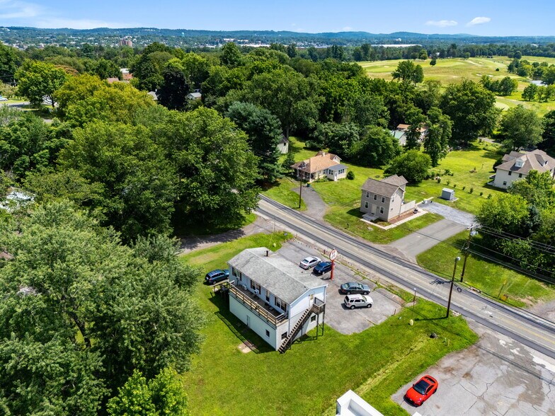 More Photos Of 993 S Hanover St, Pottstown Service For Sale