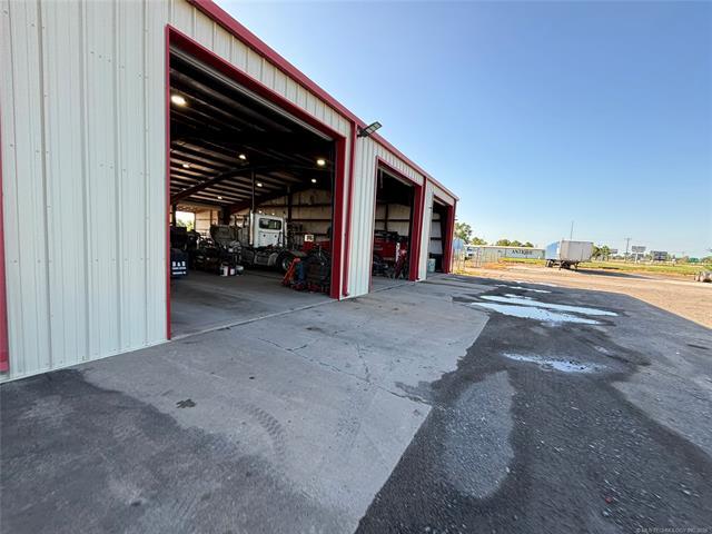 More Photos Of 2700 S 32nd St, Muskogee Industrial For Sale