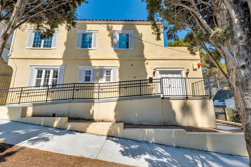 More Photos Of 1112 N Sherbourne Dr, West Hollywood Loft Creative Space For Lease