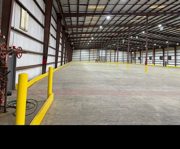 More Photos Of 950 S Business Park, Port Arthur Distribution For Lease