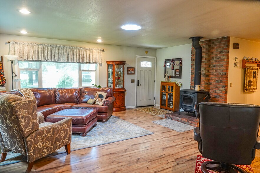 More Photos Of 4216 N Highway 3, Etna Land For Sale