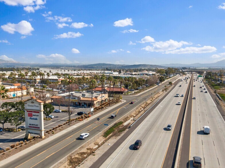 More Photos Of 2801 Paseo Mercado, Oxnard Freestanding For Sale