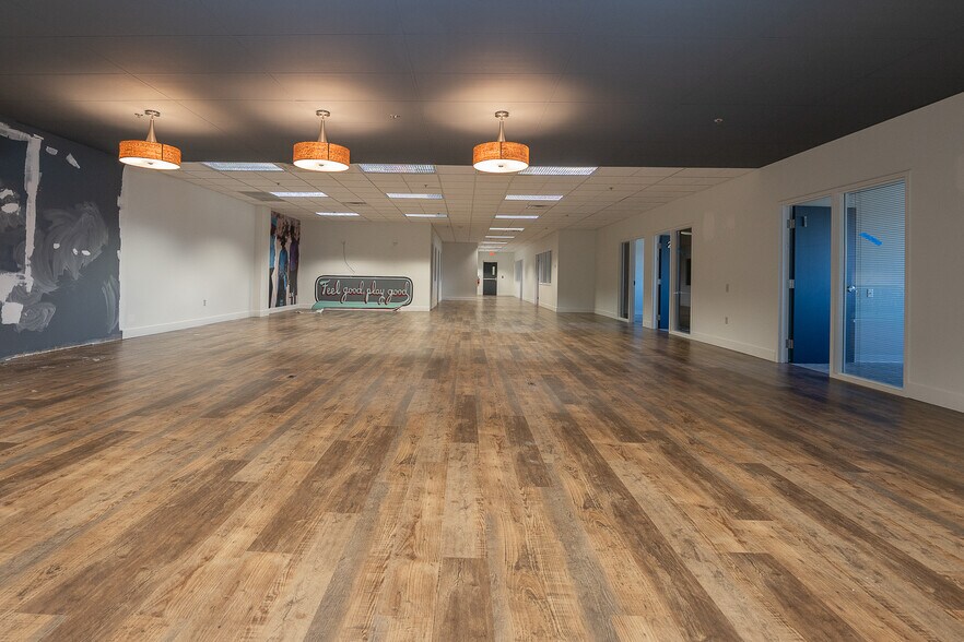 More Photos Of 9 Iron Bridge Dr, Collegeville Industrial For Sale