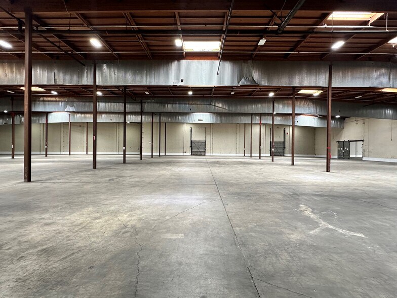 More Photos Of 4270-4310 S Maywood Ave, Vernon Warehouse For Lease